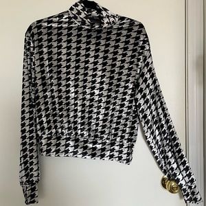 SHEIN Black and White Houndstooth Long Sleeve Mock Neck Top